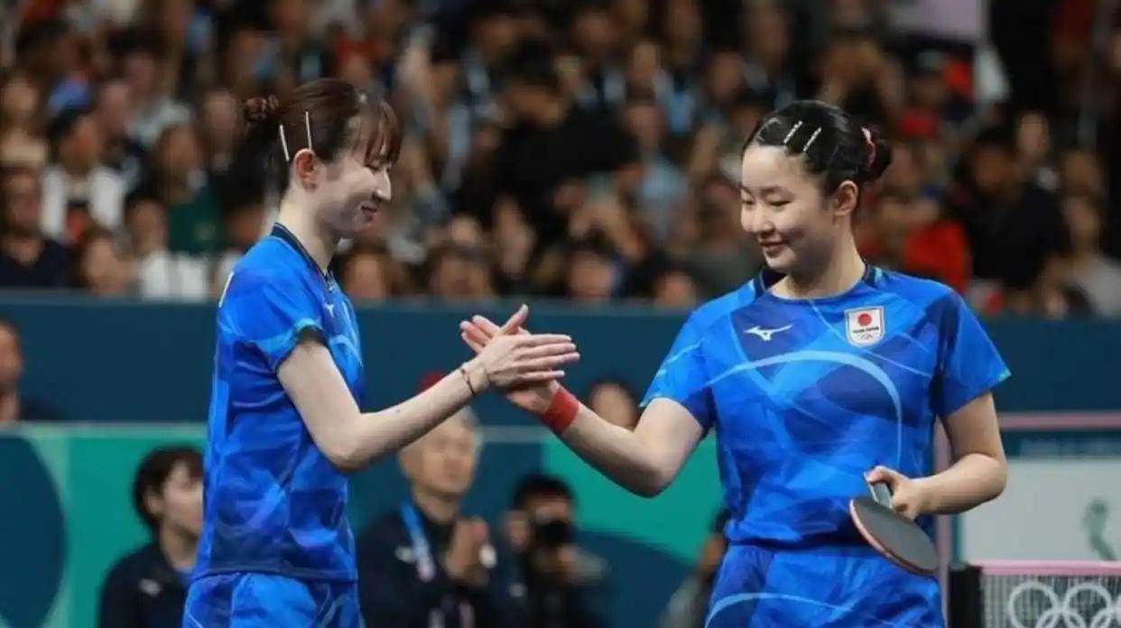 北京时间2月24日下午，WTT新加坡大满贯赛刚刚结束了一场女双1/8决赛，女双世