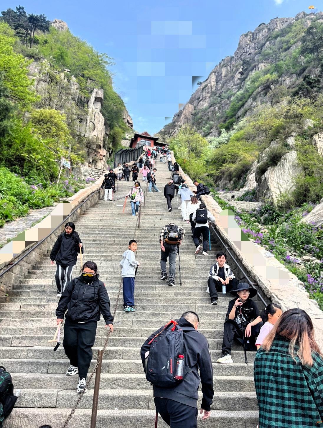 刚从泰山回来，花了1800块钱，明白了2个道理！第一，不要相信网上宣传的那些