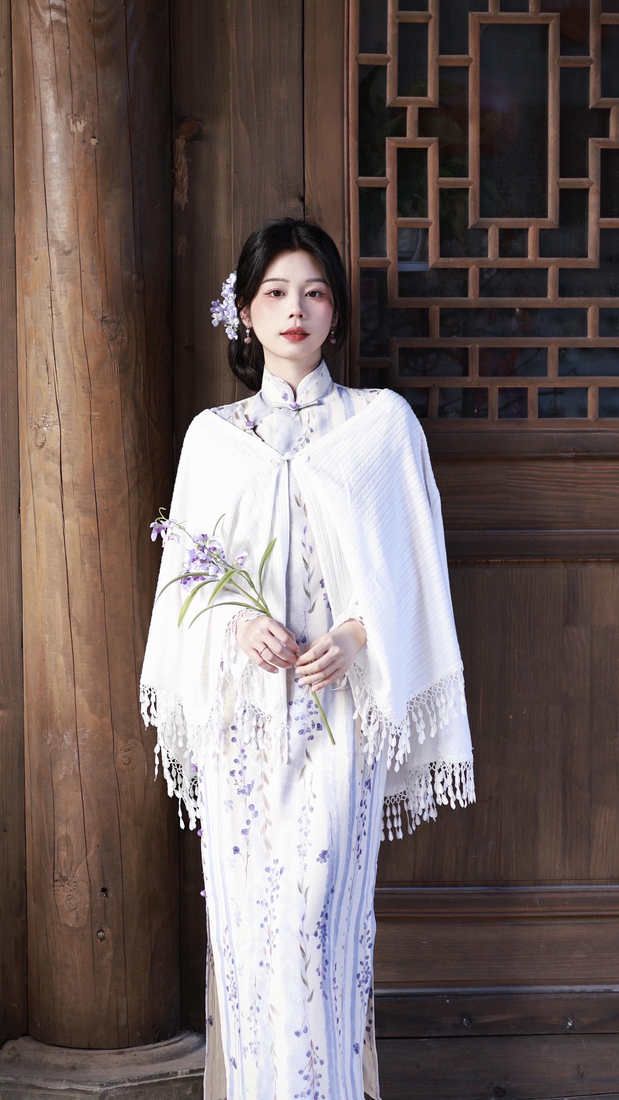 已经开始期待2026年的春天啦。一些适合春天的新中式旗袍合集