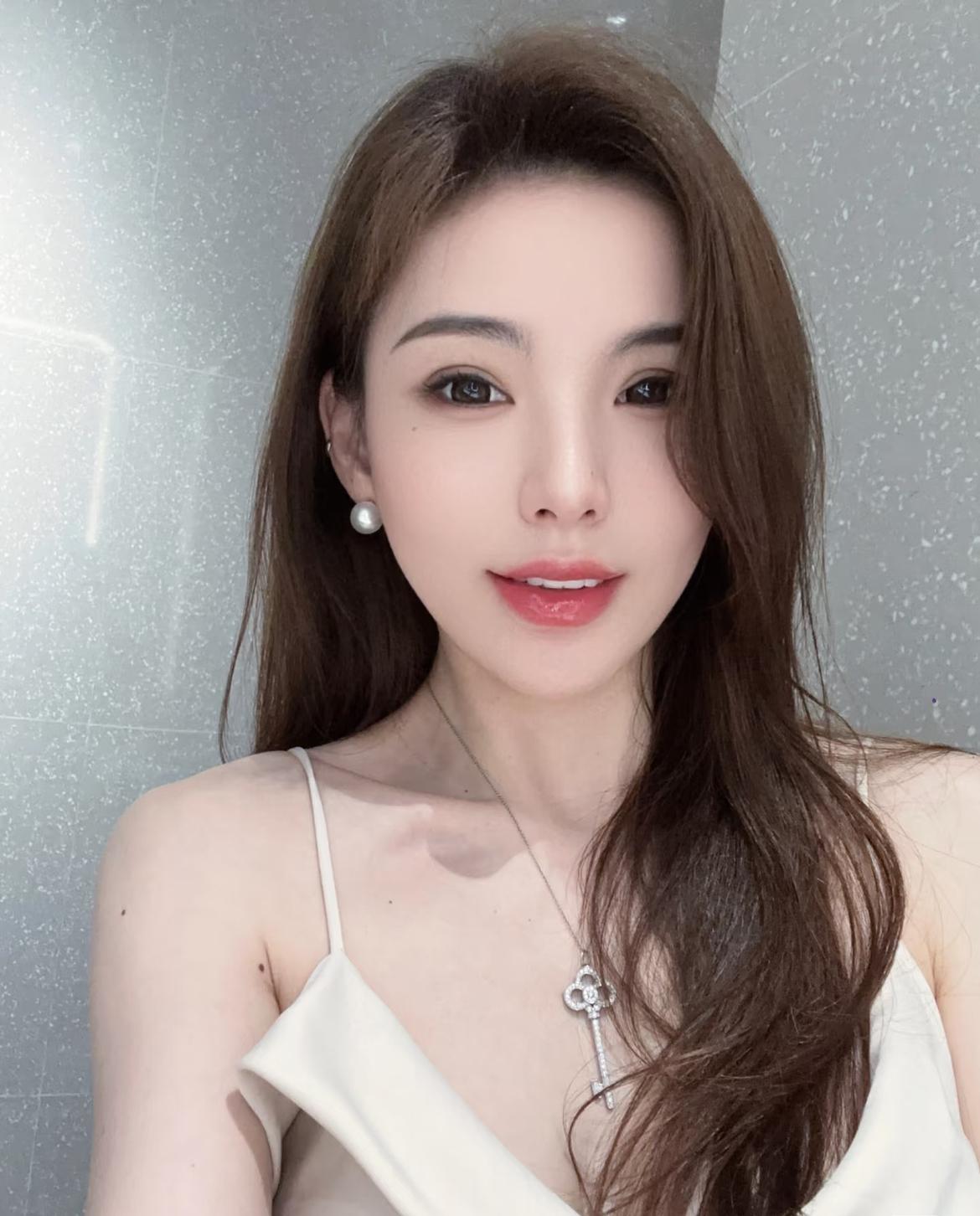 当女人有了婚外情，她们选择的地点往往出人意料：车里，是常见却最不被提及的地方
