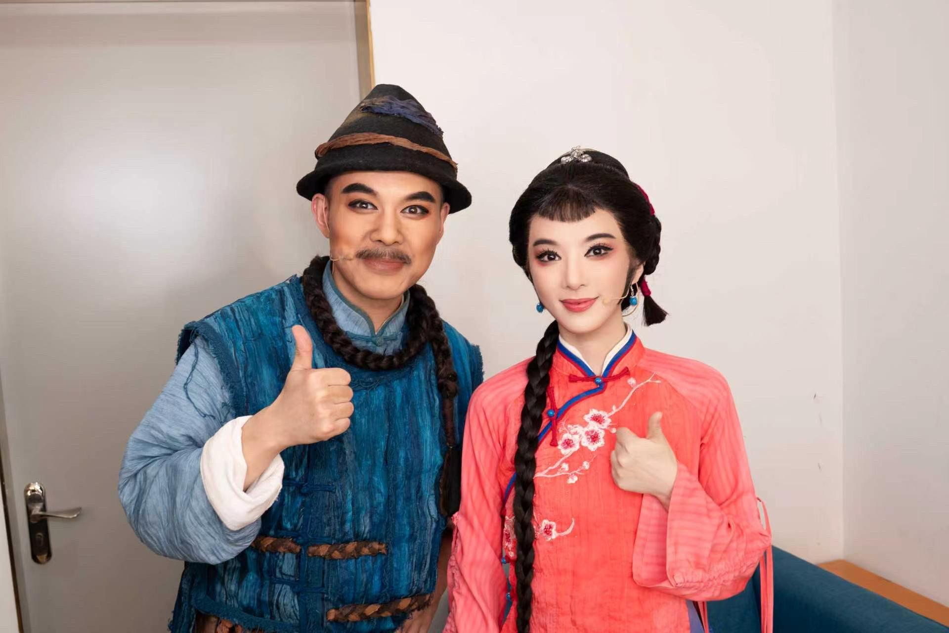 李云霄☁️李云霄九斤姑娘🩵☁️和王老师的合照🈶也是看到小九斤跟阿爹的“