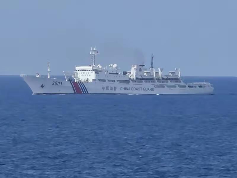 【台“海巡船”在东沙海域警告我海警船，妄称“一旦发生冲突，你们将被世界制裁”】我