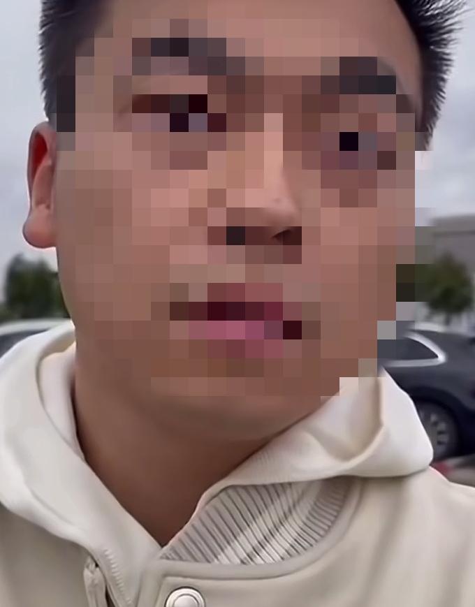 这位出轨的律师男士居然不敢维护自己心爱的“第三者”，说明故事的后面还有故事。