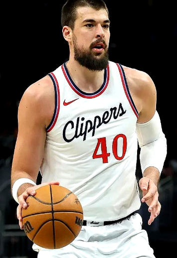 祖巴茨最佳交易方案是老鹰的奥孔古了吧老鹰是真的差一个重型中锋，投射能力是不缺的