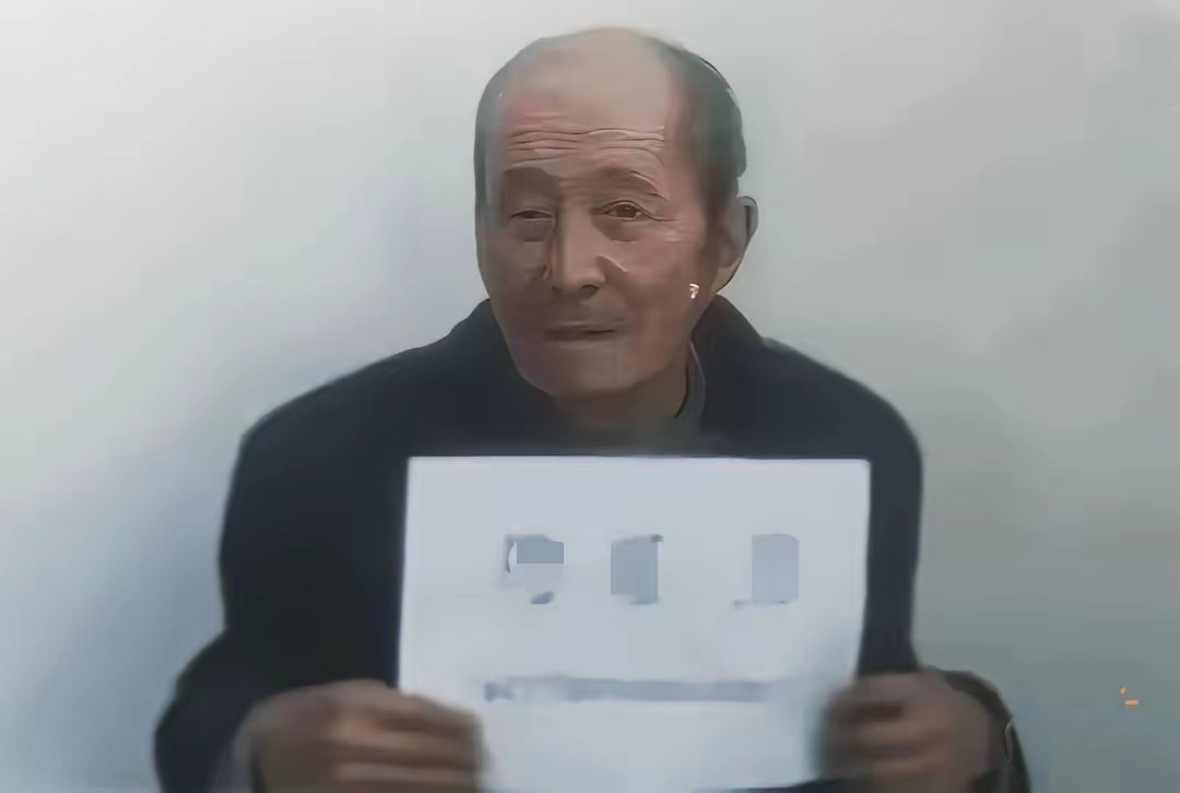 1991年，陕西延安，一名51岁的重刑犯在劳改场劳动时，借口系鞋带，突然窜入荒沟