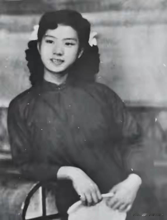 她被捕后遭受下流的酷刑，牺牲前留给难友4个字，向女烈士致敬！这位女烈士是刘惜