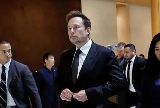 美国被震慑住了？！外国记者问：美国拥有的核弹头可以摧毁世界1000次，难道你们中