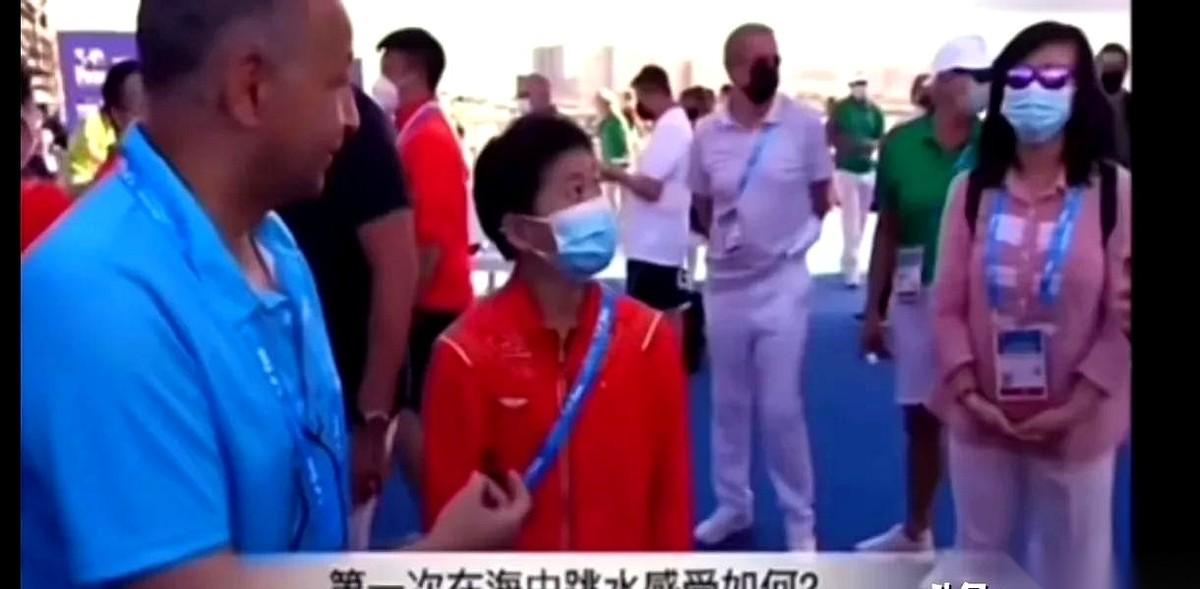 讲真，我不敢看第二遍。全红婵在阿联酋跳海那个视频。就那个临时搭的台子，一个孤