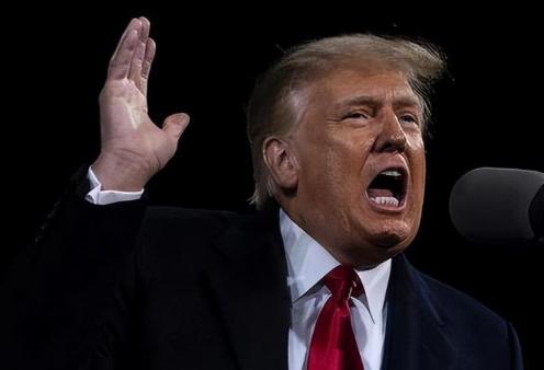 美国是彻底的沉不住气了！眼看我们迟迟不批准购买英伟达的H200芯片，美国自己松口