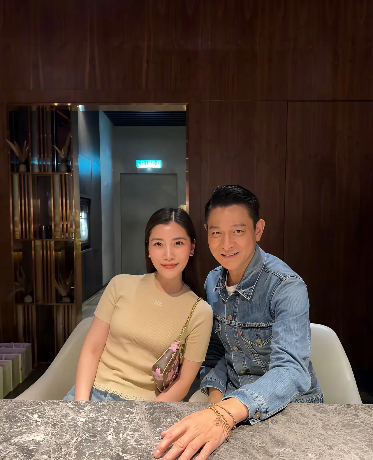 刘德华，到马来西亚见朱丽倩家人！