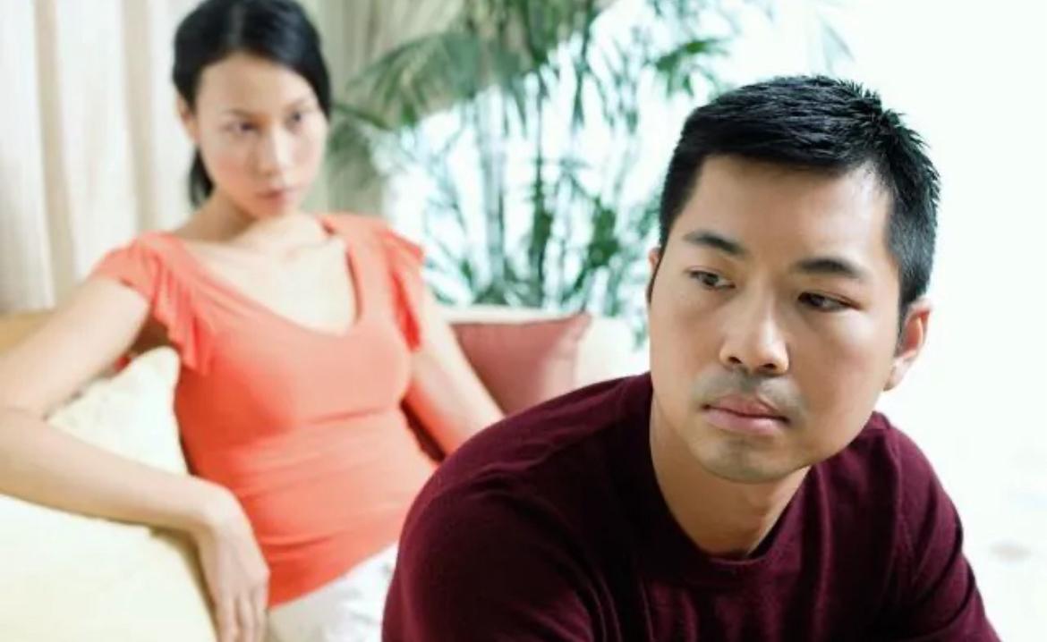不要低估环境和人性的恶！一个女生原本在国企工作，因怀孕和丈夫施压被迫离职，她