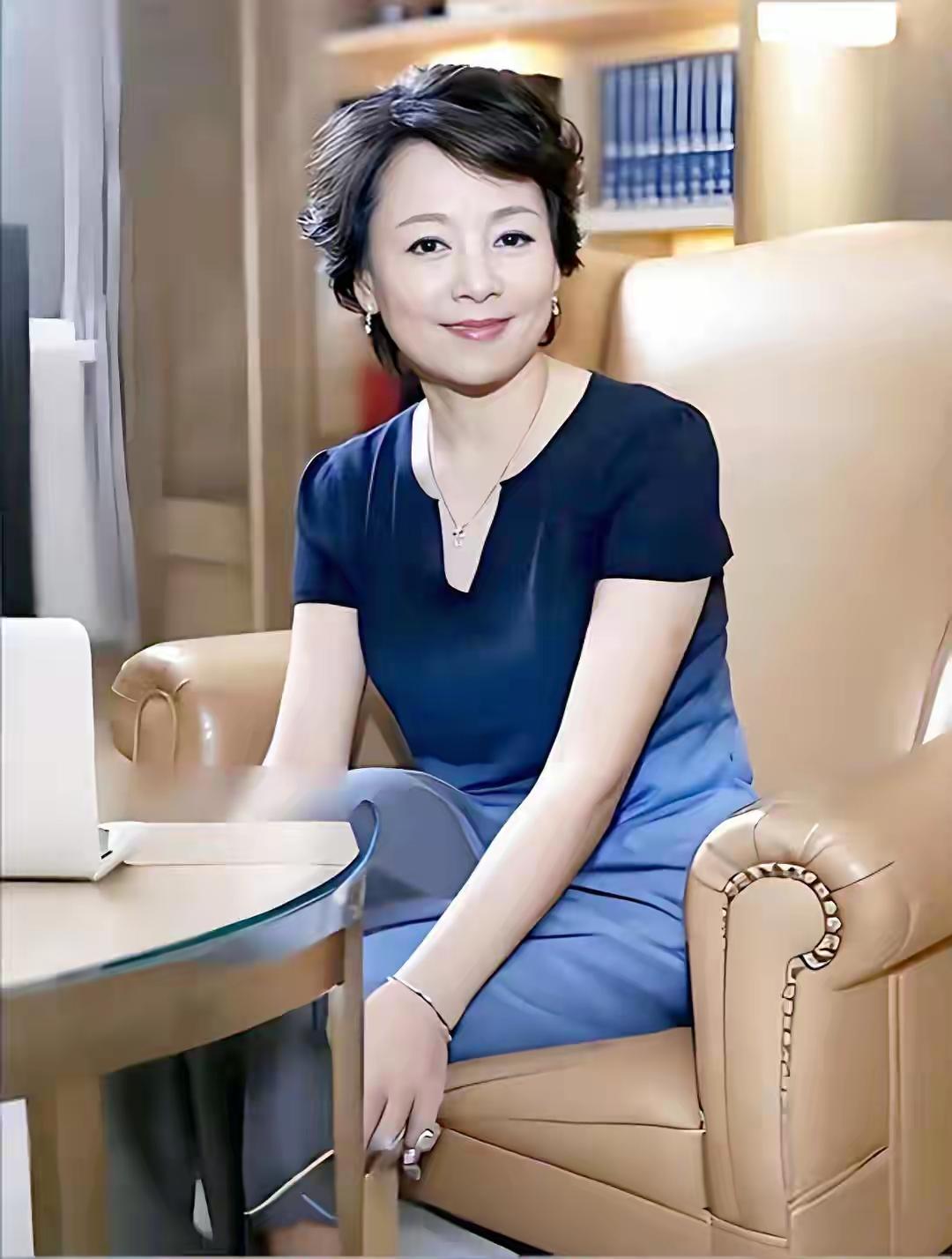 69岁的张瑜，曾经是红极一时的金鸡、百花双料影后，主演《庐山恋》更是让她红遍全国