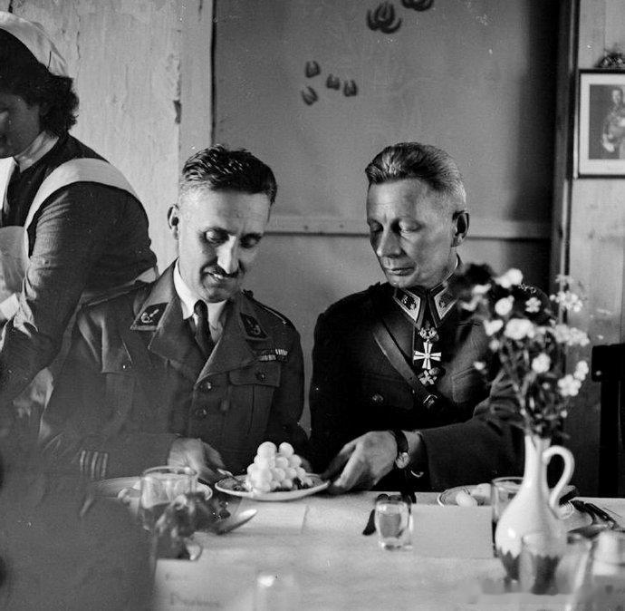 1943年轴心国军官们会餐