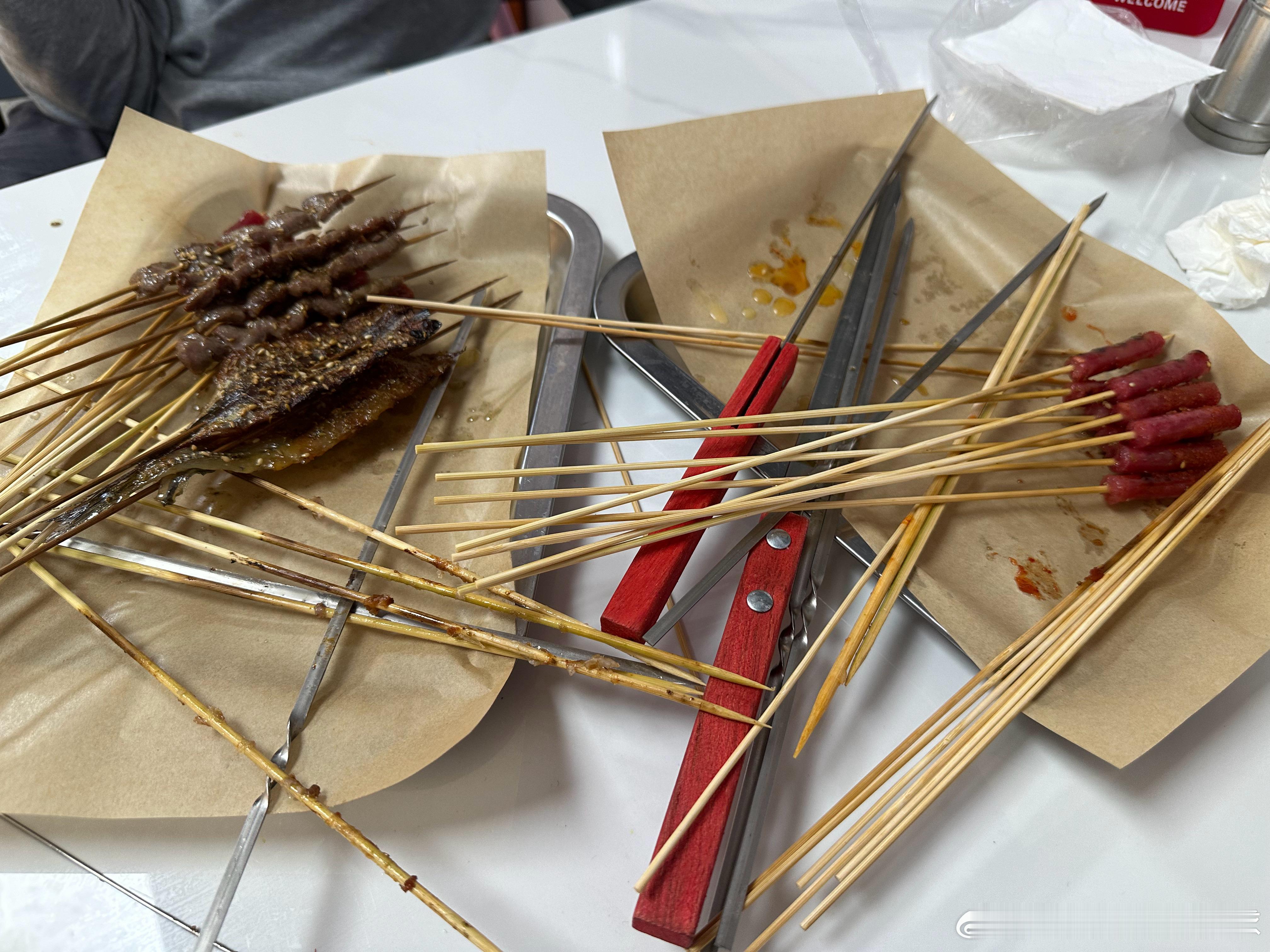 夏天吃点烧烤🍖感觉还是不错的你们喜欢吃烧烤吗