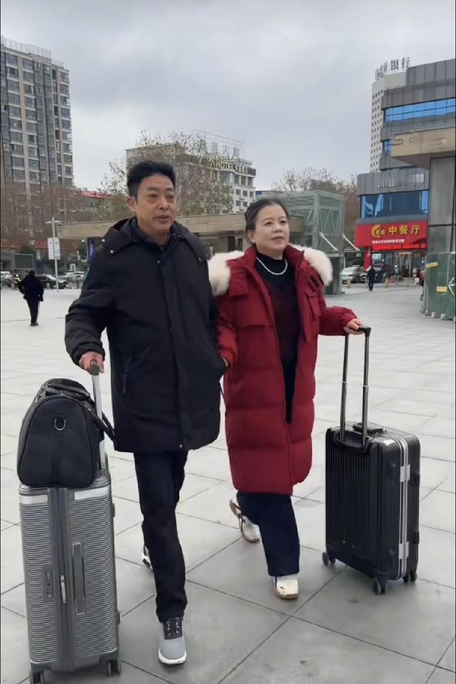 这回是真急了，昨天许敏发完作品，某人就出来进行猖狂评论！这也是预料之中，一点