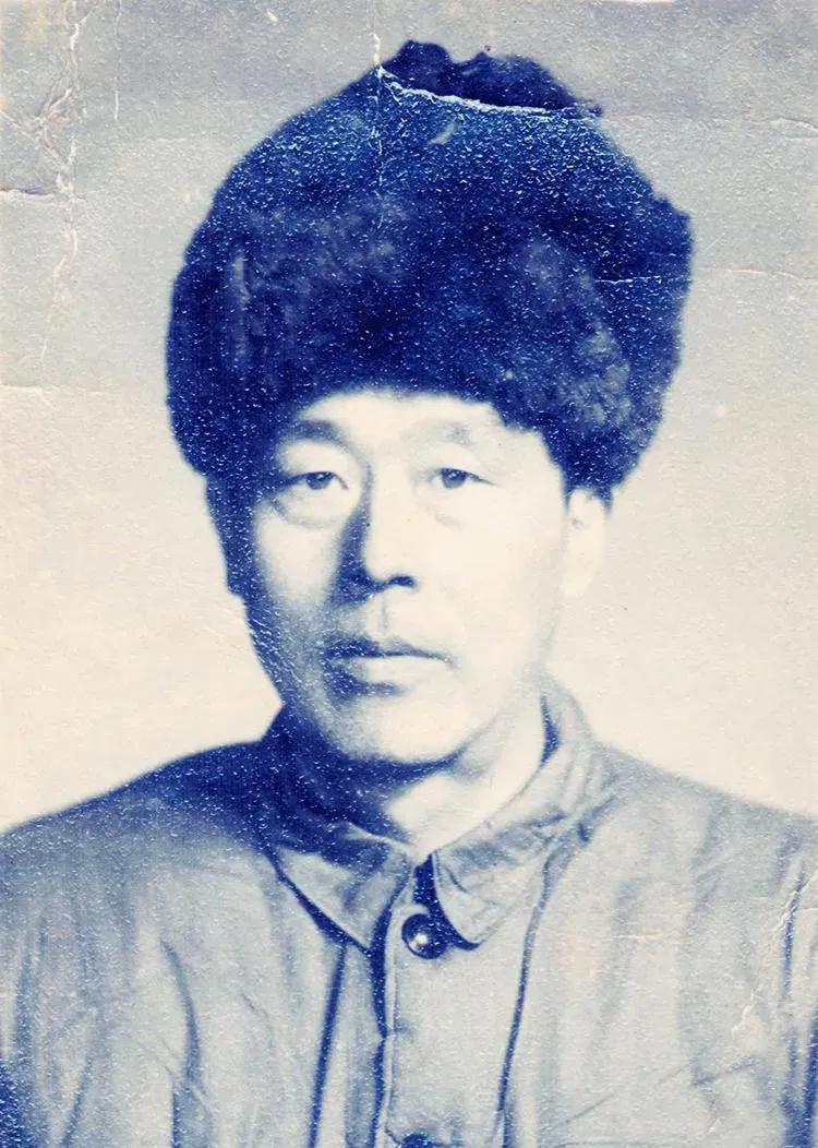 1940年，张啸林的保镖想请5天假，却遭拒，保镖气愤不已，就闹了起来。这件事
