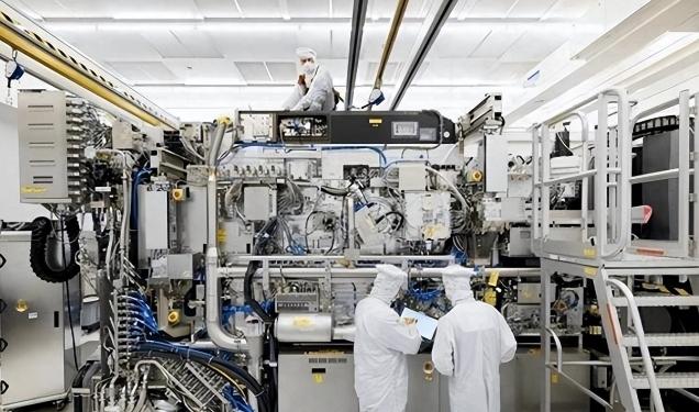 铁了心要走！阿斯麦光刻机巨头厌倦荷兰，谁是背后大赢家？全球半导体行业