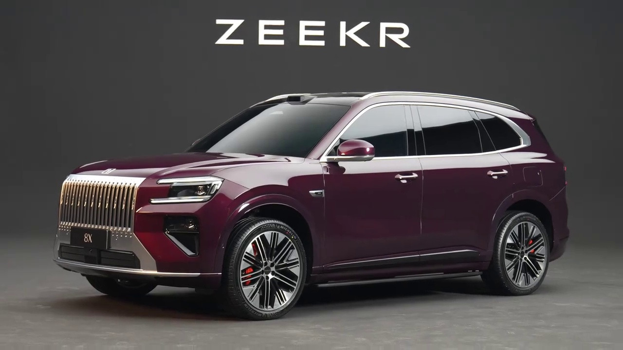 宾利设计师惊艳亮相：极氪8X设计灵感揭秘