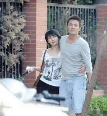 早年高圆圆跟于小伟处对象，岁月简直是猪饲料​​​