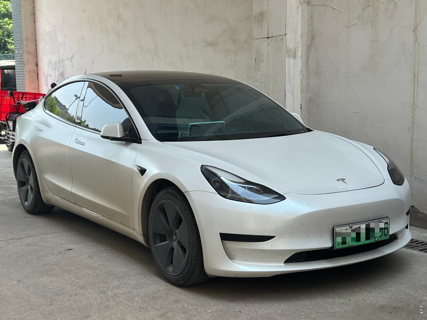 这台21年的model3检测完毕金属面原版原漆唯独一次出险就是被石子崩了换