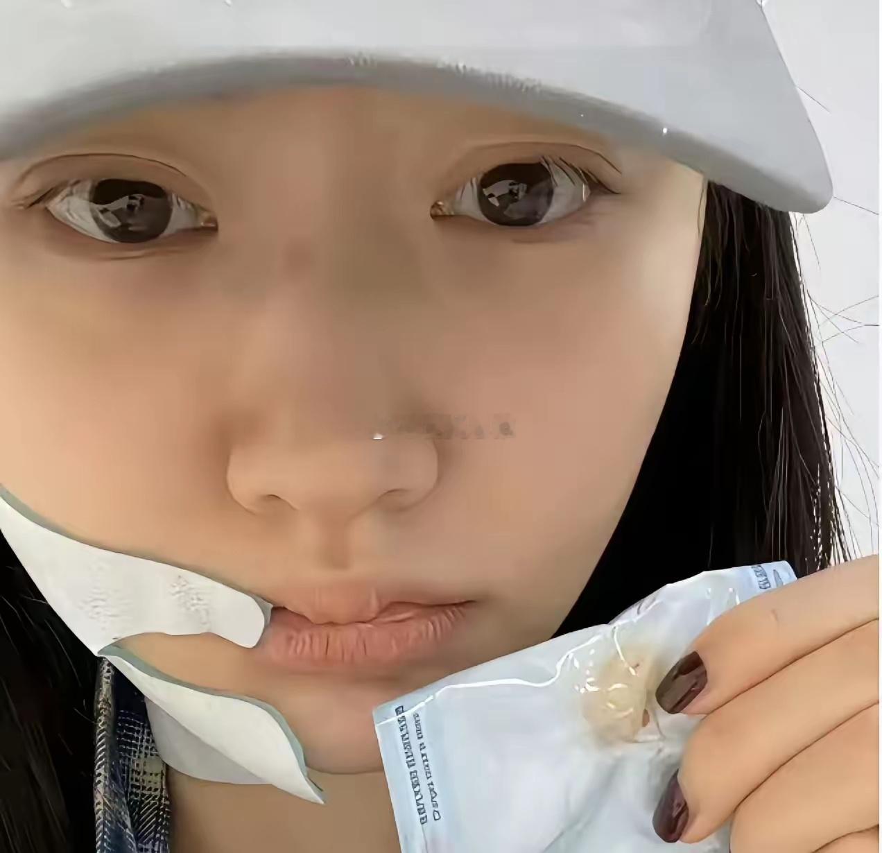 景甜素颜这个长相，连美女都算不上吧而且真实皮肤很黄，可就是有人愿意为她花几千万！