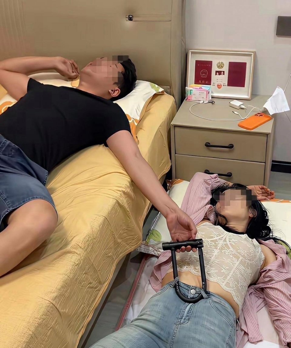很好奇她是怎么跑开的