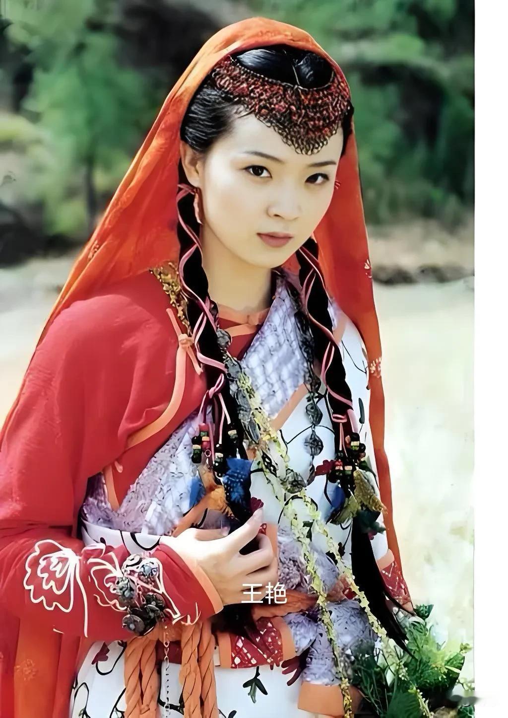 她们都同样出自《少年张三丰》，首先不管剧情怎么样，里面的女性角色倒是不少，王艳的