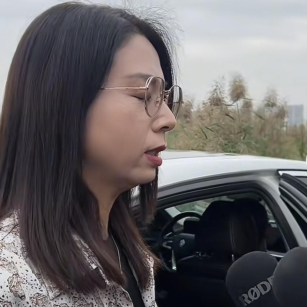 崔丽丽不是一位精于布局的阴谋家，就是一位坚强勇敢不卑不亢伟大的女性！而我结合她的