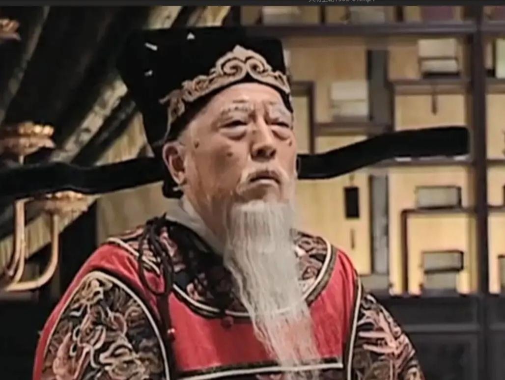 晴雨风说史晴雨风说史1565年，85岁的严嵩被抄家，儿子严世蕃被处斩。严