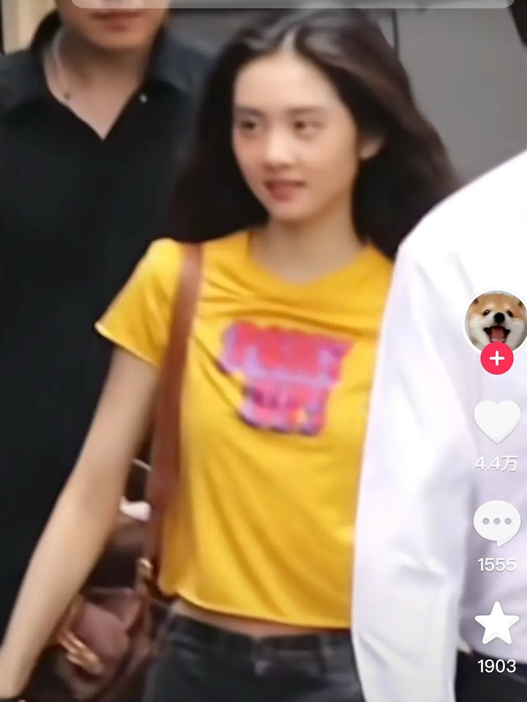 黄多多是不是和王影璐很像？黄多多海边比基尼