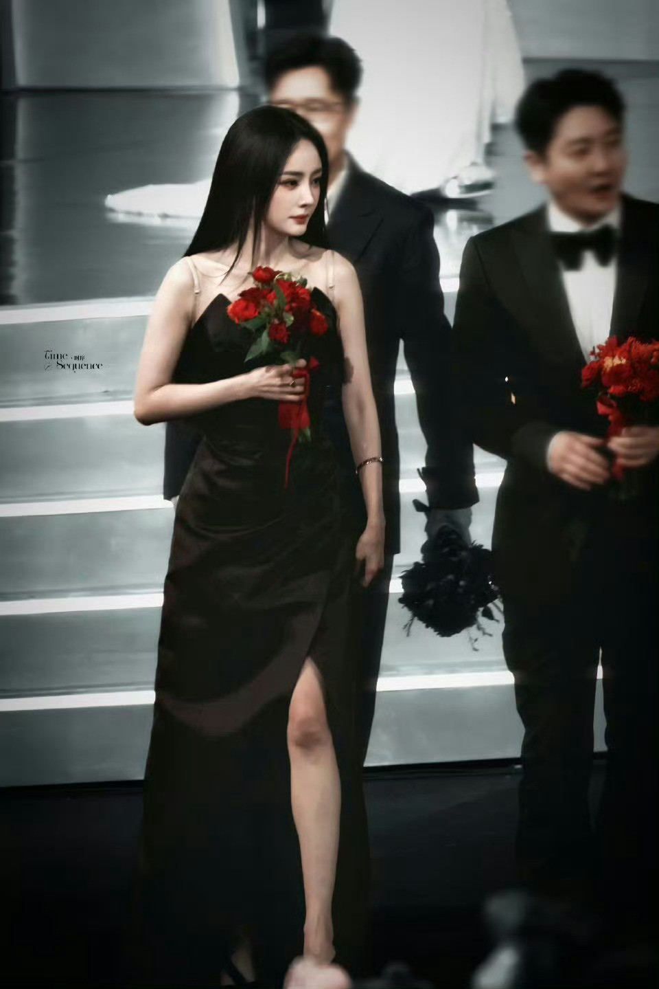 杨幂总台视后宁绣绣棒杨幂棒！希望以后幂姐能碰到更多像《生万物》这样的好剧本