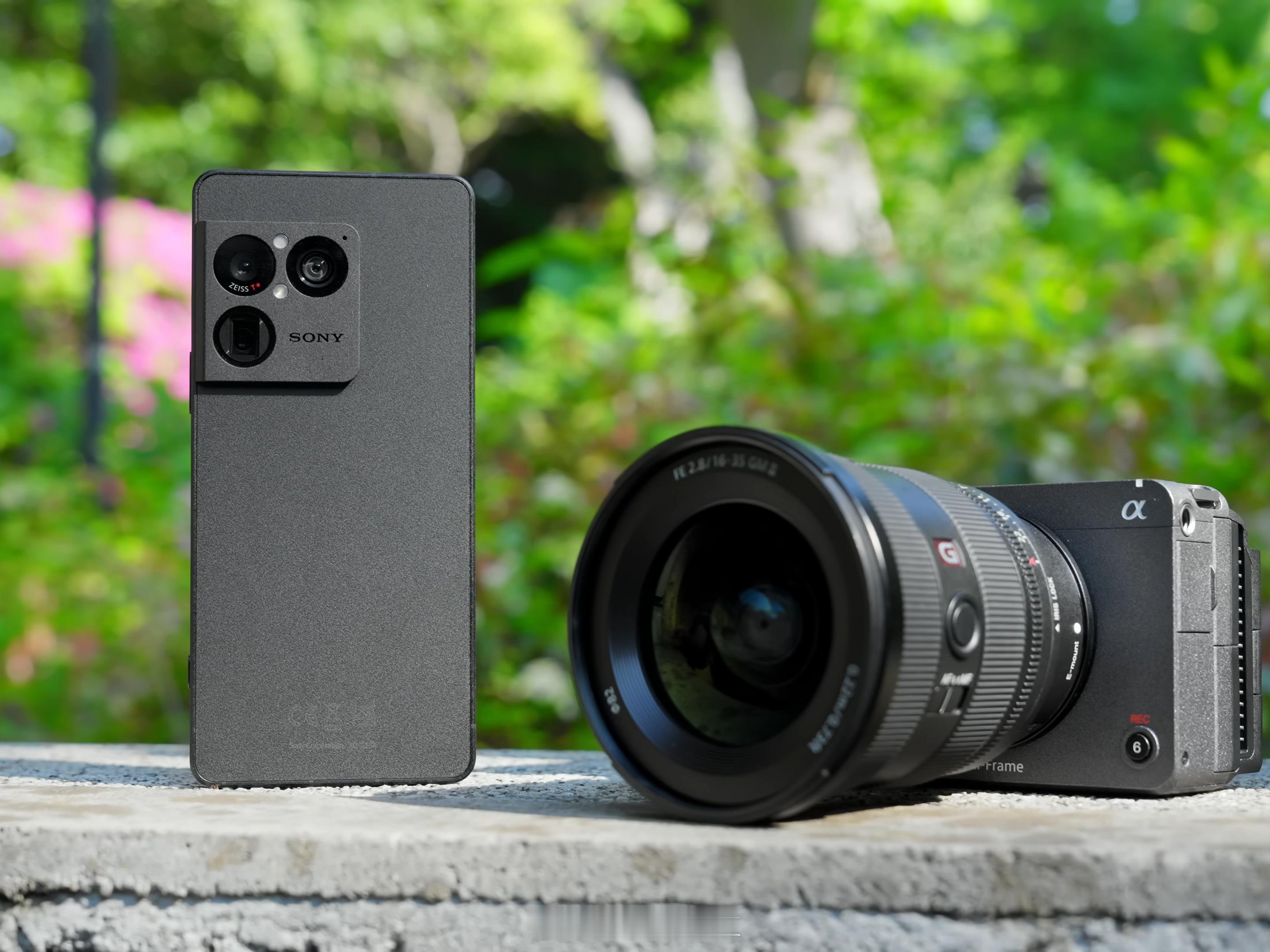 索尼Xperia1VIII太抠门了，依旧只有主摄镜片有AR涂层，长焦和超广