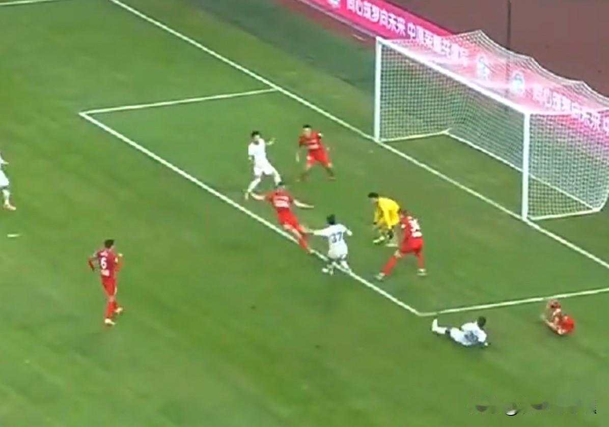 国安第一个进球，毫无问题！足协杯已经结束两天了，河南本身就是完败，而河南球迷