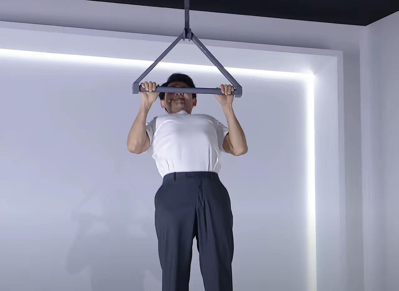 荣耀MagicV6国内发布会，荣耀CEO李健这次不上台主讲，事出有因，这个发布会