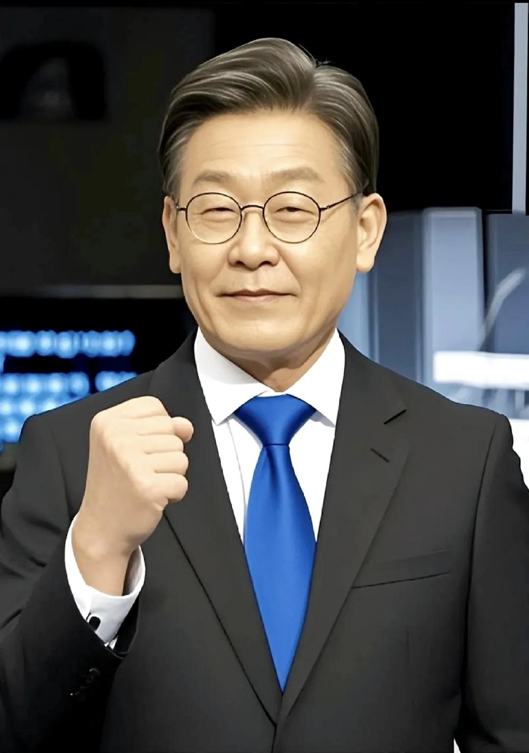 尹锡悦不是输在能力上，而是输在体力上！尹在位让韩民多生孩子，自己只养了条狗！