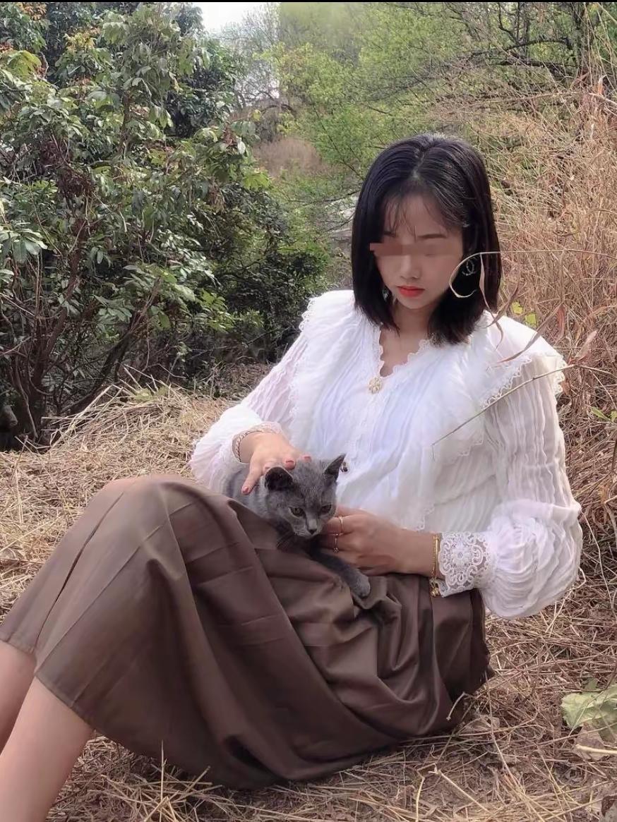 人美心善！被保安驱赶的宝妈选择接受道歉，生活照曝光网友直呼"太漂亮了"！她的回应
