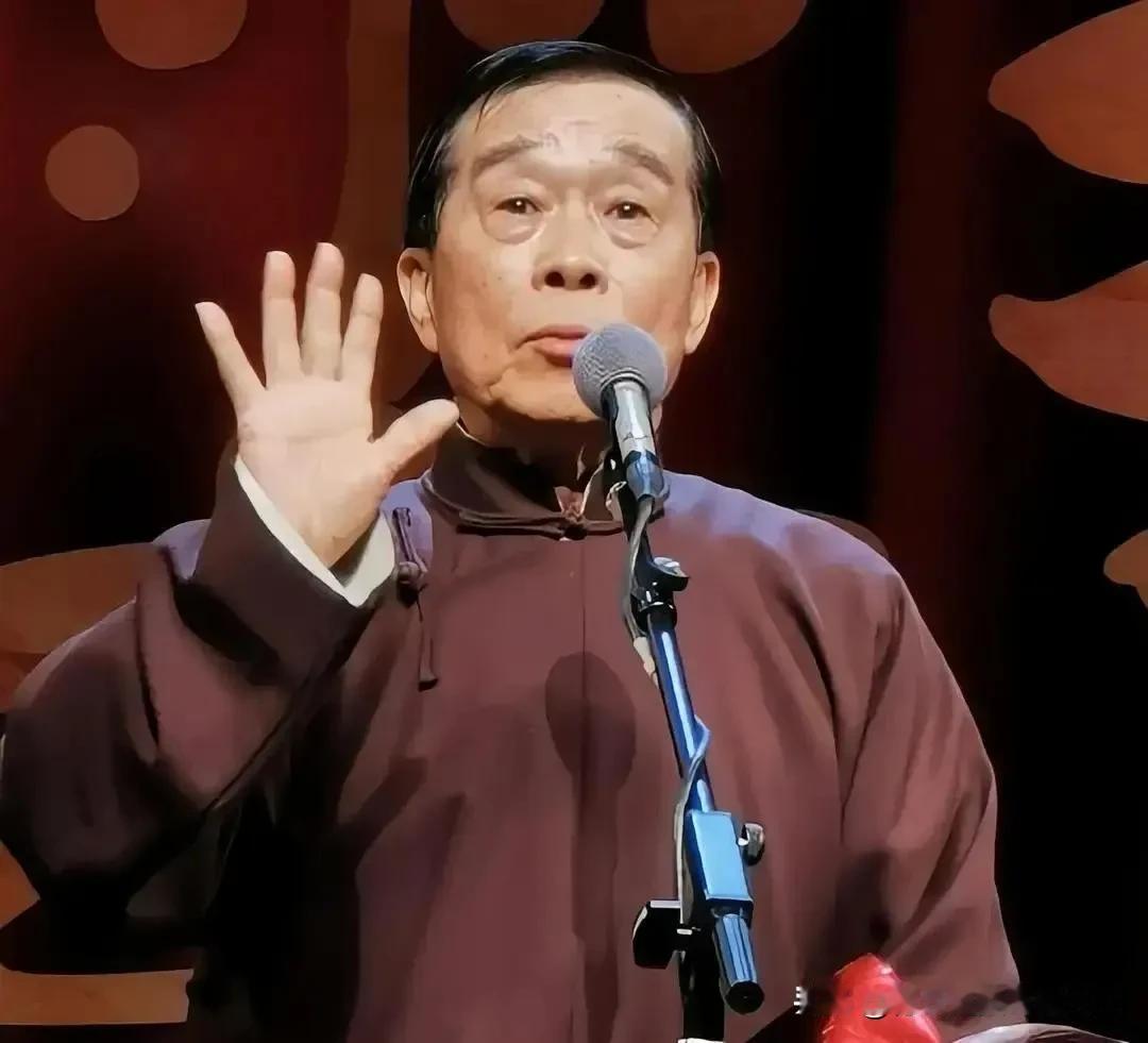 石富宽没在德云社上班，却被郭德纲认下“半壁江山”，这捧哏功夫绝了！郭德纲说