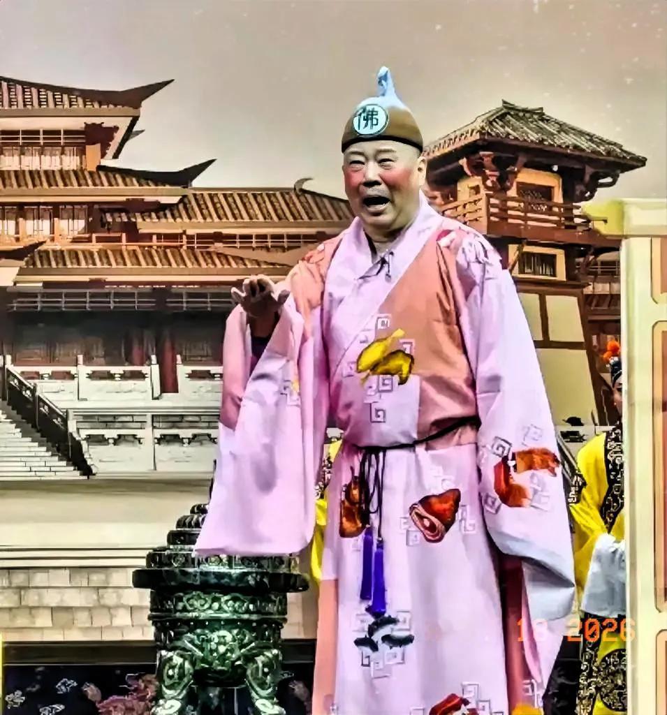 我有预感，郭德纲这波翻车，最大的反转不是他改了红歌，而是他破天荒闭了嘴。