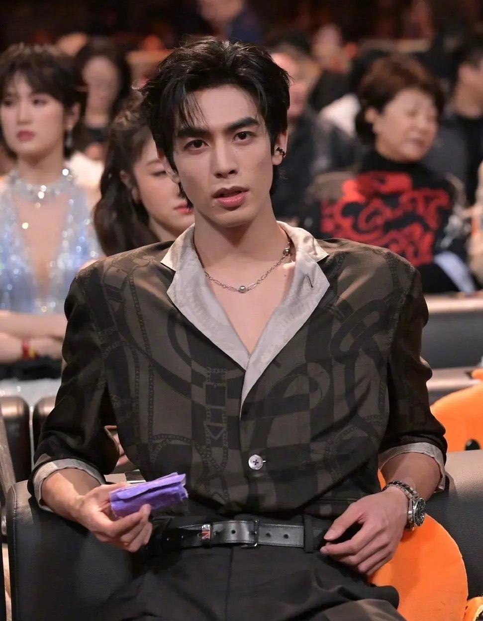 这样看的话宋威龙张凌赫谁赢了