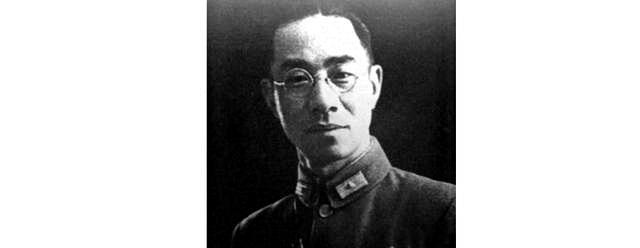 1949年北平和平解放，除解放军兵临城下、傅作义开启和谈之外，还有一位关键人物—