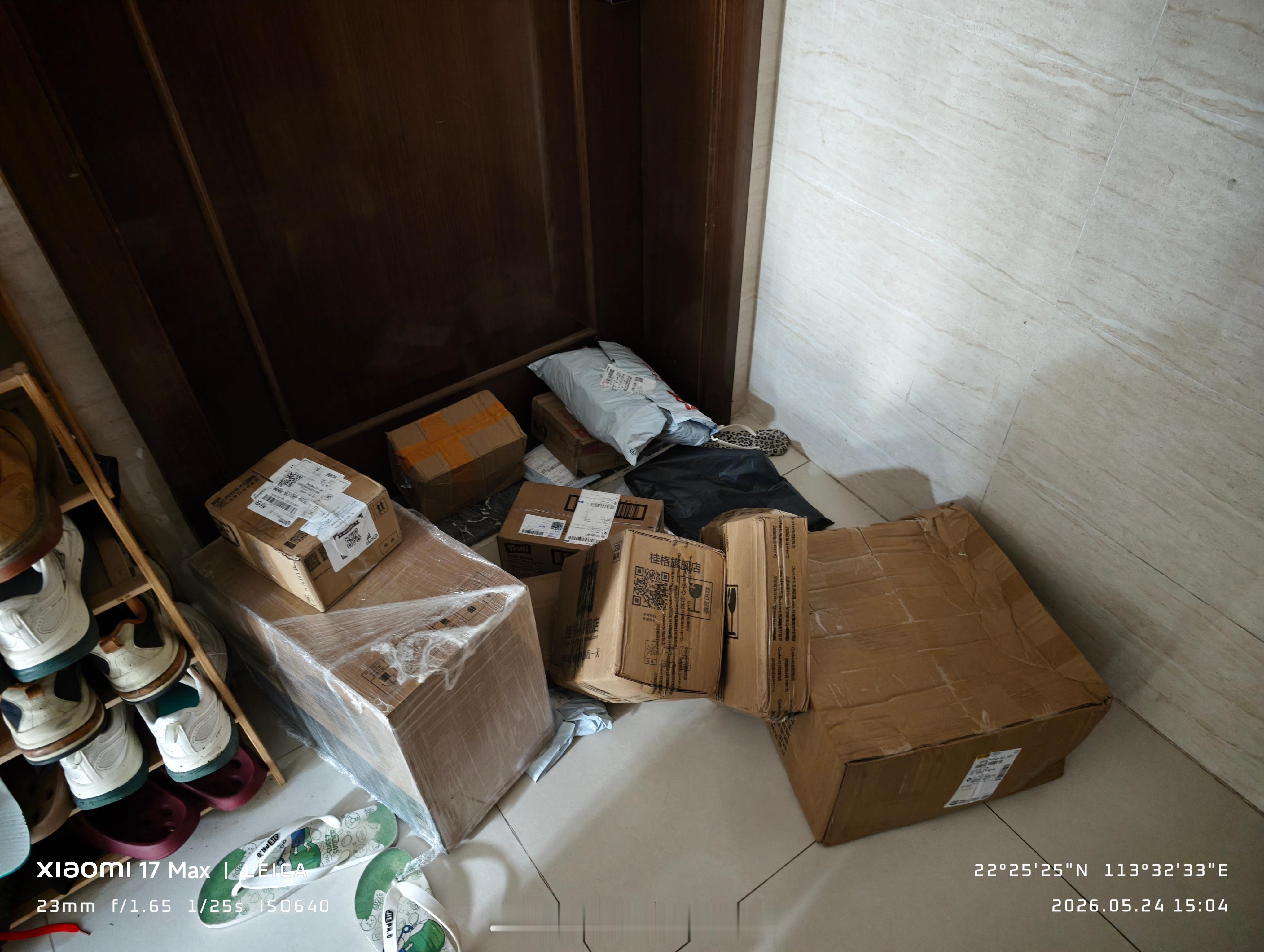 出门五天后回家门口的快递，怎么这么多
