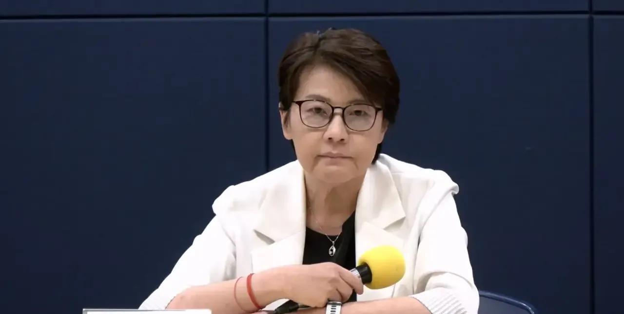 黄珊珊又失算了。这次民进党的大罢免大失败，对黄珊珊来说也是一个打击。因为她在这次