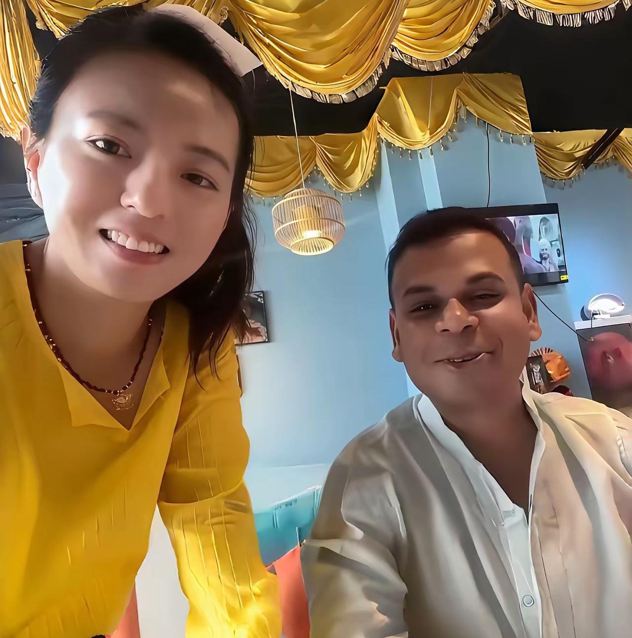 我们都被这个印度媳妇给骗了！她根本就不是“热爱中国才嫁过来”的。她最大的问题