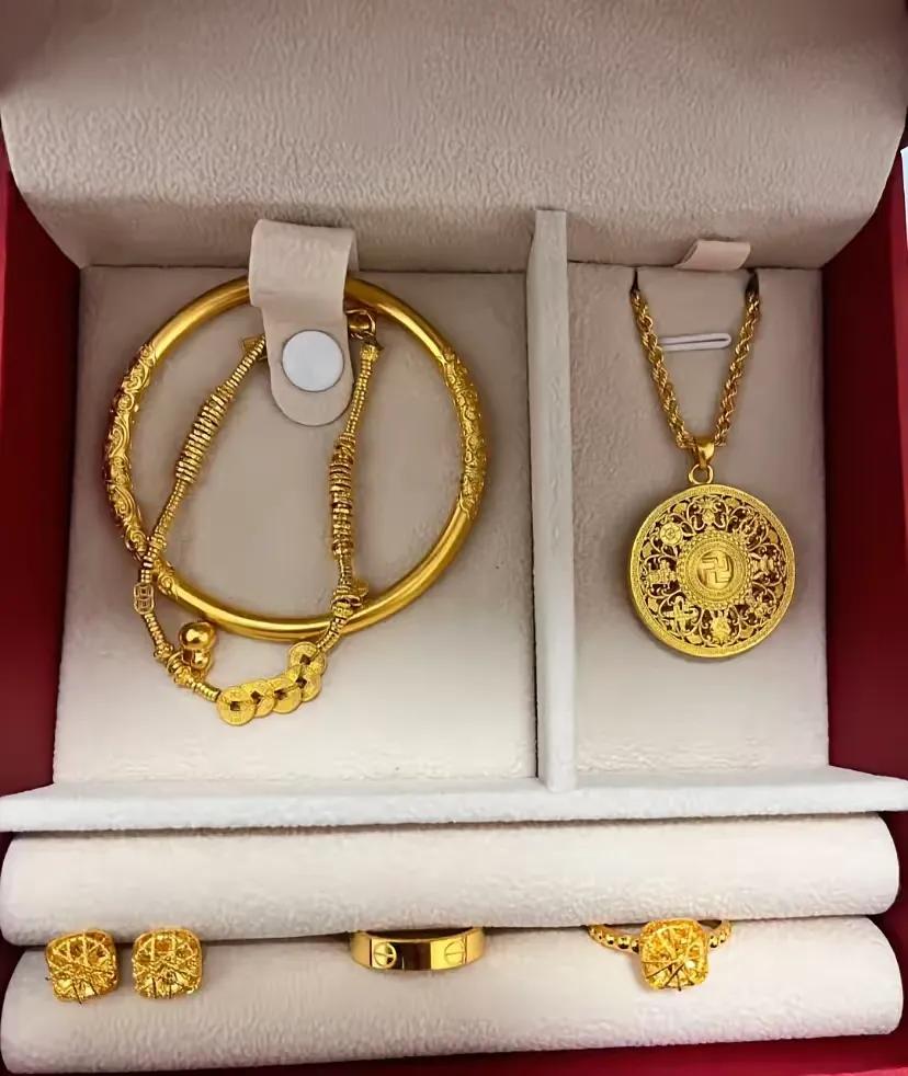 金首饰价格突破1000了，弟弟眼看着就要结婚，老母亲找我求助了……怎么办？老