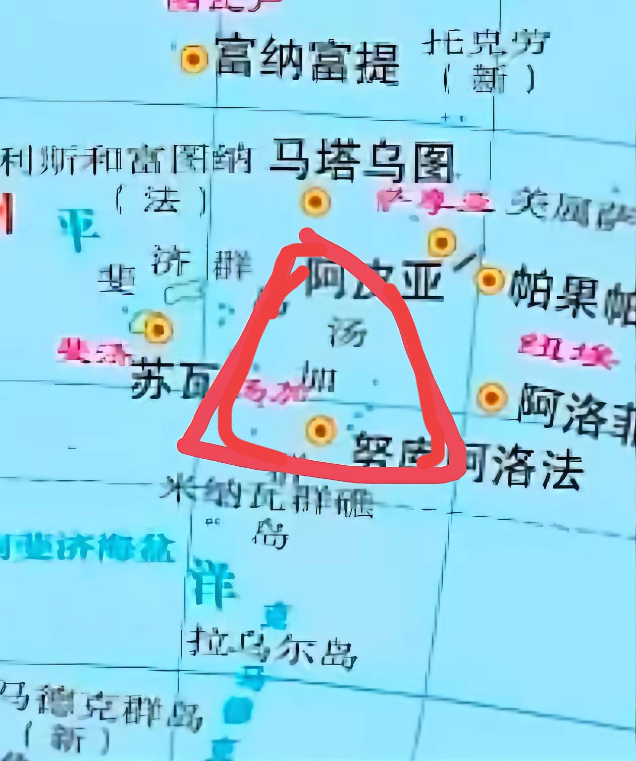 说实话，汤加这波高规格接待，好多人都看傻了：747平方公里陆地、10万人口，这小