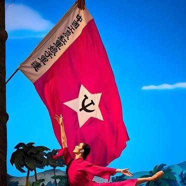 海南乐会县，百来个平均不到20岁的姑娘，自己给自己起了个名号：工农红军女子军特务