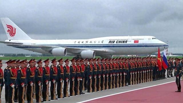 行程结束,中方返回北京,临走前送给普京8个字,乌克兰报复来了