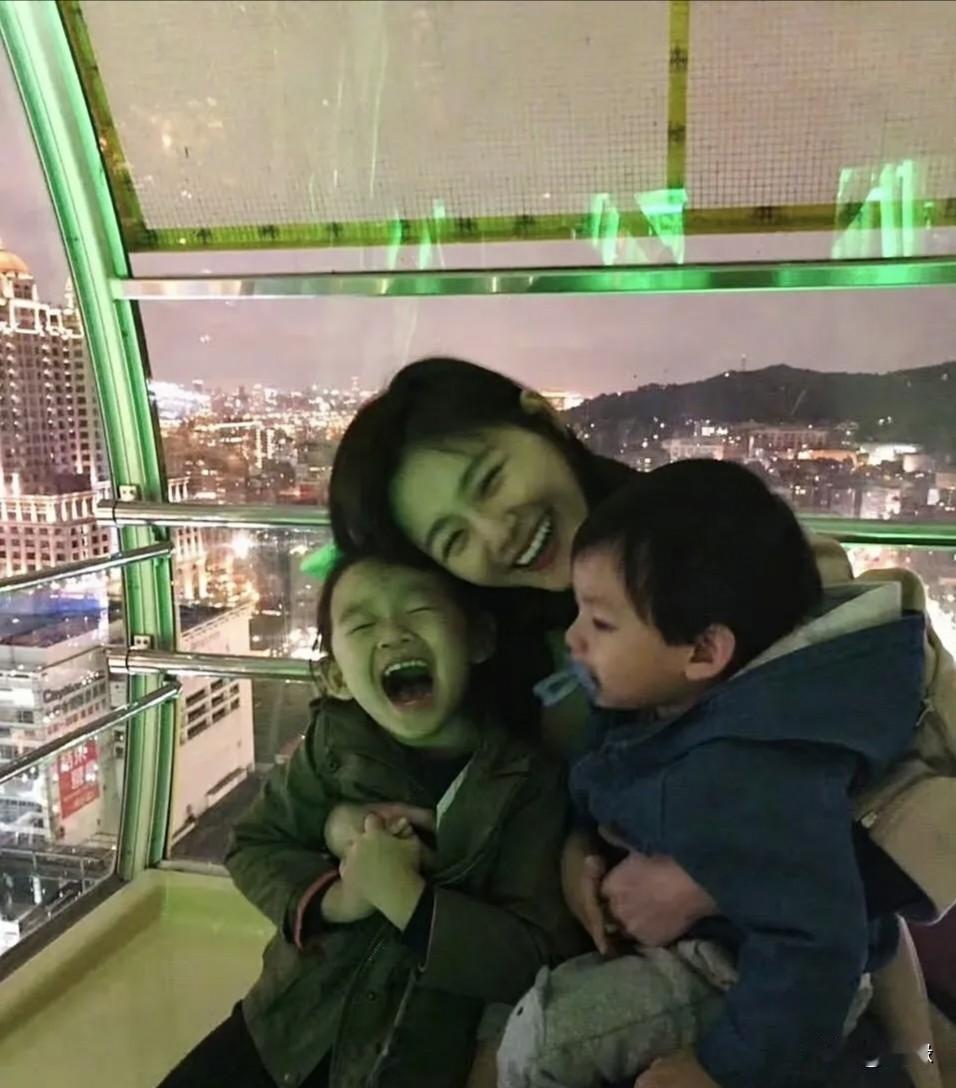 大S可以安息了，她的牵挂被照顾的很好！汪家尽心尽力照顾两个孩子，S家无微不至照