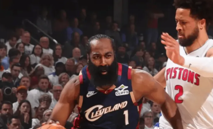 NBA季后赛，骑士112-103战胜活塞，2-2扳平。根据数据统计，哈登季后赛