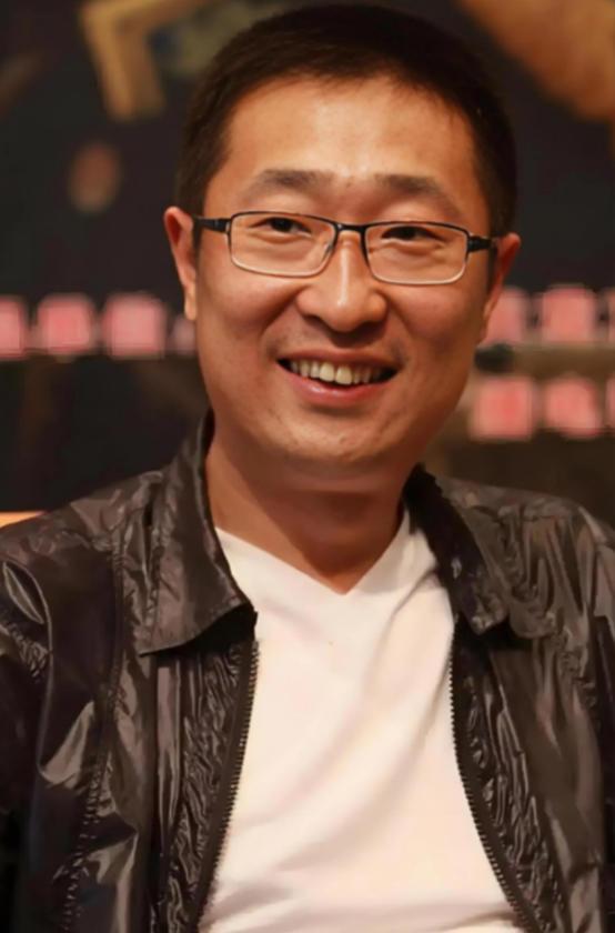 有一次，林永健跟妻子吵架，脱口而出：“你这副丑相，是我瞎了眼才娶你，”妻子周冬齐